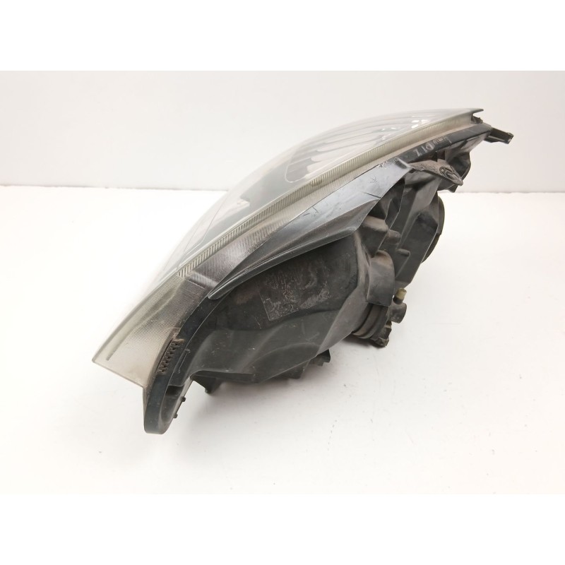Recambio de faro derecho para renault clio ii (bb_, cb_) 1.5 dci (b/cb07) referencia OEM IAM 7701057658  