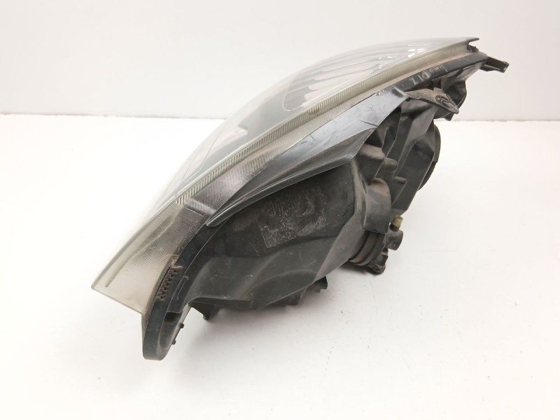 Recambio de faro derecho para renault clio ii (bb_, cb_) 1.5 dci (b/cb07) referencia OEM IAM 7701057658  