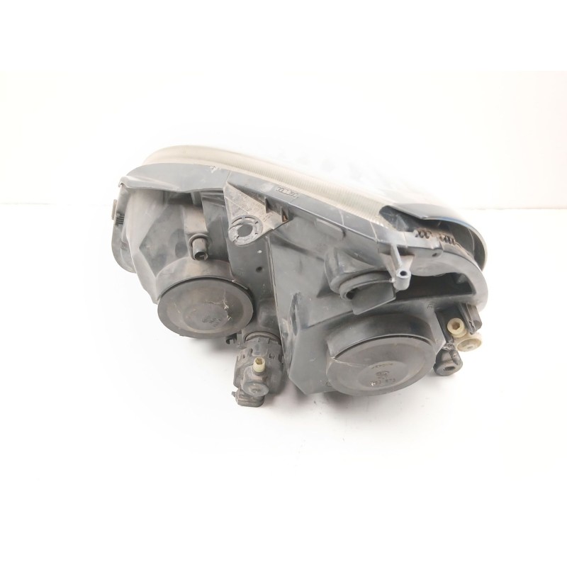 Recambio de faro derecho para renault clio ii (bb_, cb_) 1.5 dci (b/cb07) referencia OEM IAM 7701057658  