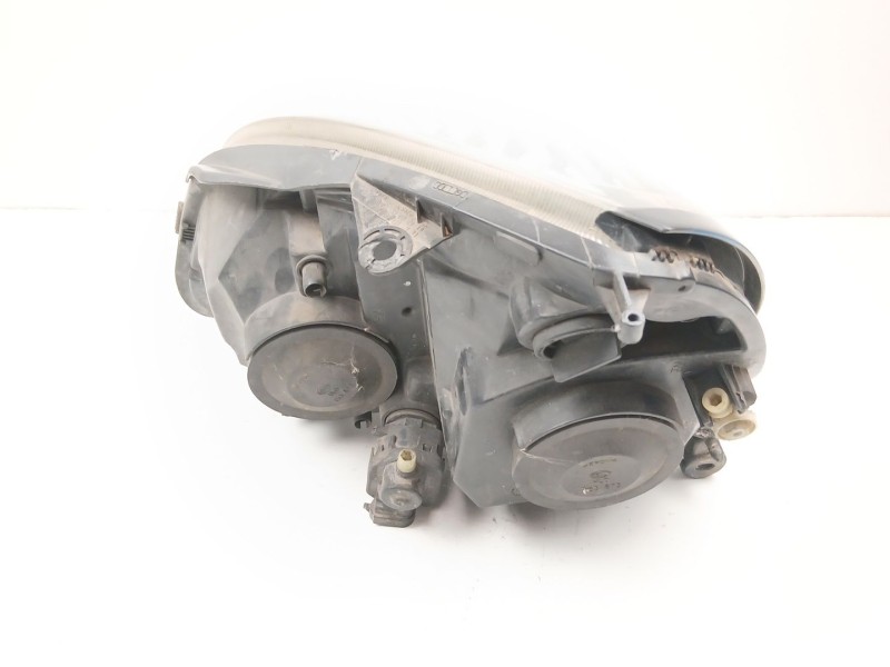 Recambio de faro derecho para renault clio ii (bb_, cb_) 1.5 dci (b/cb07) referencia OEM IAM 7701057658  