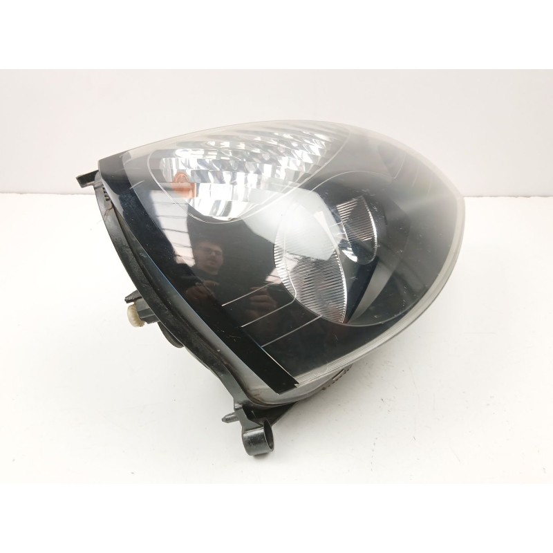 Recambio de faro derecho para renault clio ii (bb_, cb_) 1.5 dci (b/cb07) referencia OEM IAM 7701057658  