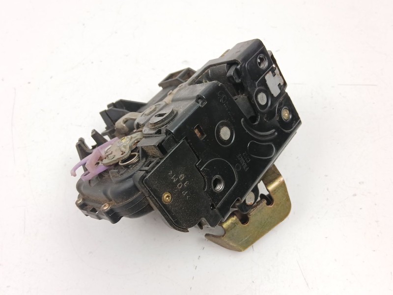 Recambio de cerradura puerta trasera izquierda para audi a6 c5 (4b2, 4b4) 2.5 tdi referencia OEM IAM 4B0839015B  