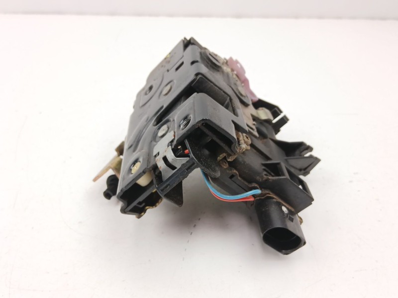 Recambio de cerradura puerta trasera izquierda para audi a6 c5 (4b2, 4b4) 2.5 tdi referencia OEM IAM 4B0839015B  