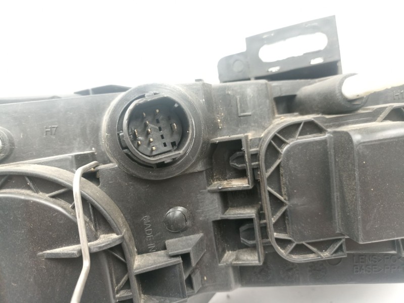 Recambio de faro izquierdo para fiat stilo multi wagon (192_) 1.9 d multijet referencia OEM IAM 51716371  