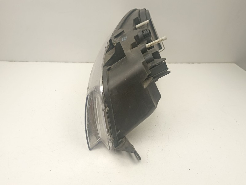 Recambio de faro derecho para fiat stilo multi wagon (192_) 1.9 d multijet referencia OEM IAM 51716355  