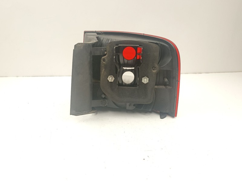 Recambio de piloto trasero izquierdo para fiat stilo multi wagon (192_) 1.9 d multijet referencia OEM IAM 46758989  