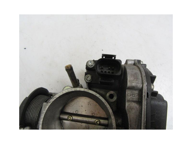 Recambio de caja mariposa : volkswagen passat : 1.8 g [1999] para volkswagen passat 1.8 g referencia OEM IAM 058133063H  