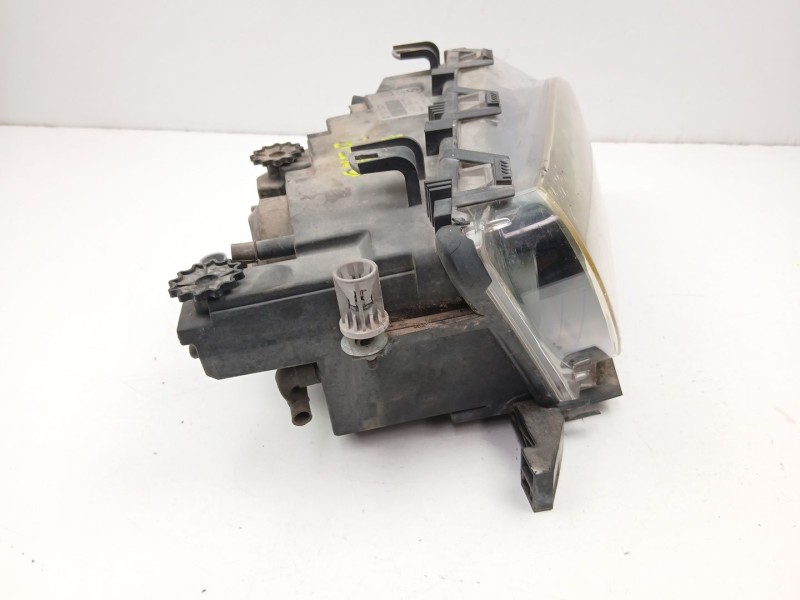 Recambio de faro derecho para bmw 3 (e46) 316 i referencia OEM IAM 63126910956  