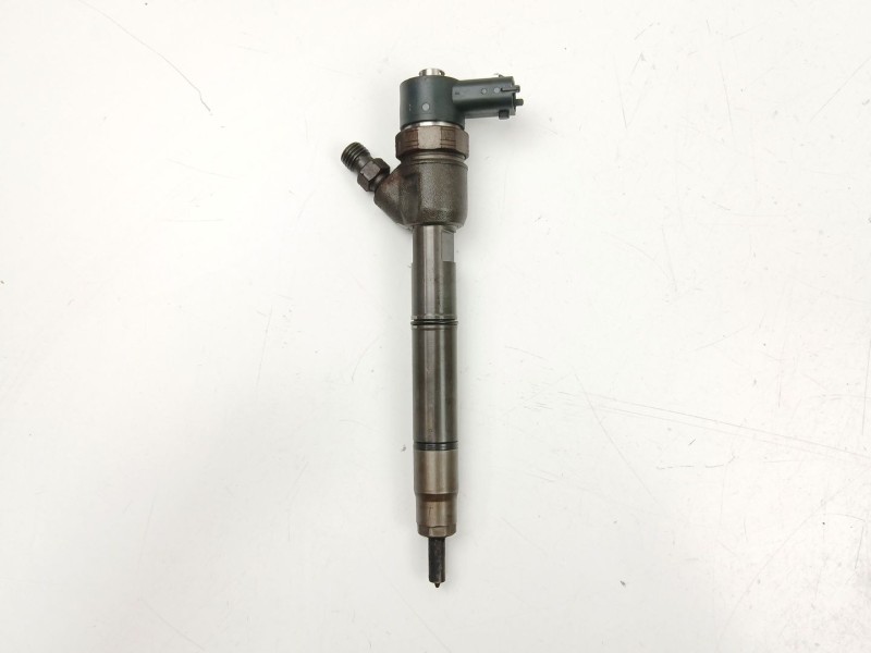 Recambio de inyectores juego para kia carens iv 1.7 crdi referencia OEM IAM 338002A800  