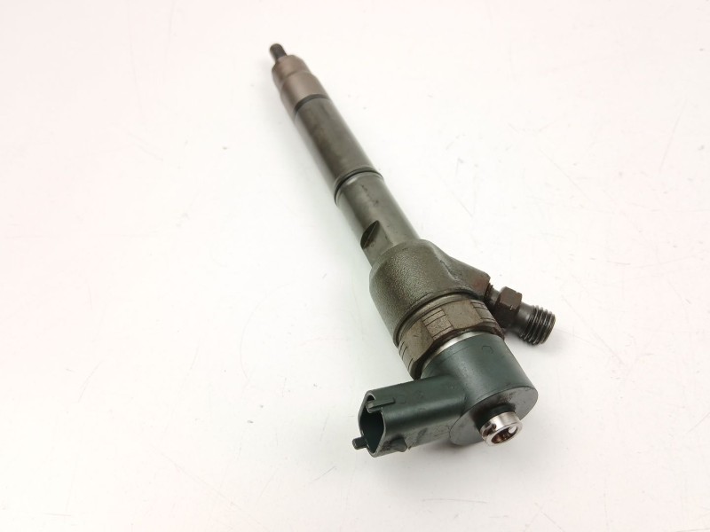 Recambio de inyectores juego para kia carens iv 1.7 crdi referencia OEM IAM 338002A800  