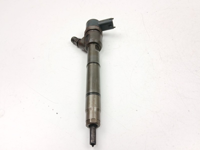 Recambio de inyectores juego para kia carens iv 1.7 crdi referencia OEM IAM 338002A800  