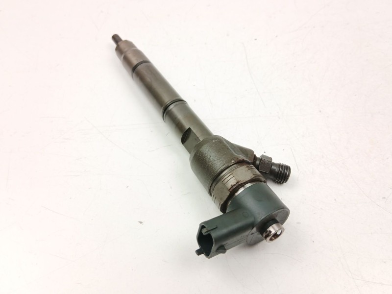 Recambio de inyectores juego para kia carens iv 1.7 crdi referencia OEM IAM 338002A800  