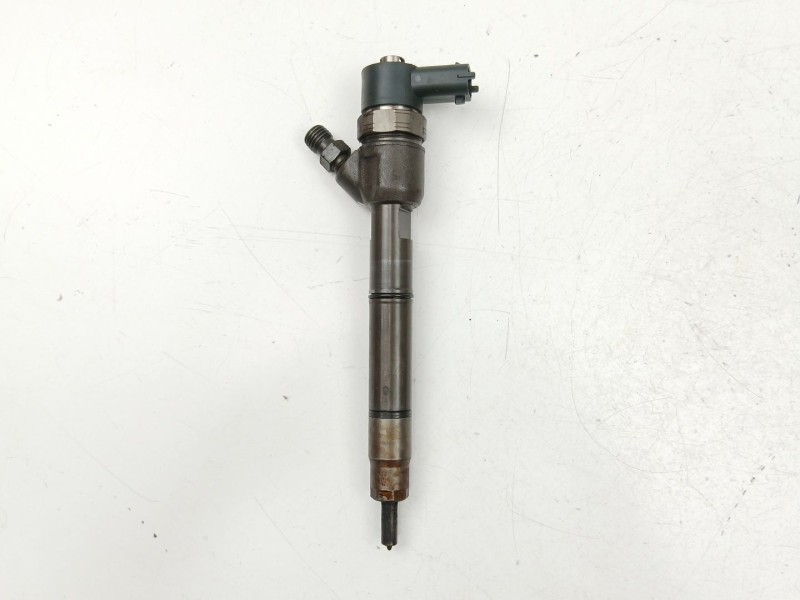 Recambio de inyectores juego para kia carens iv 1.7 crdi referencia OEM IAM 338002A800  