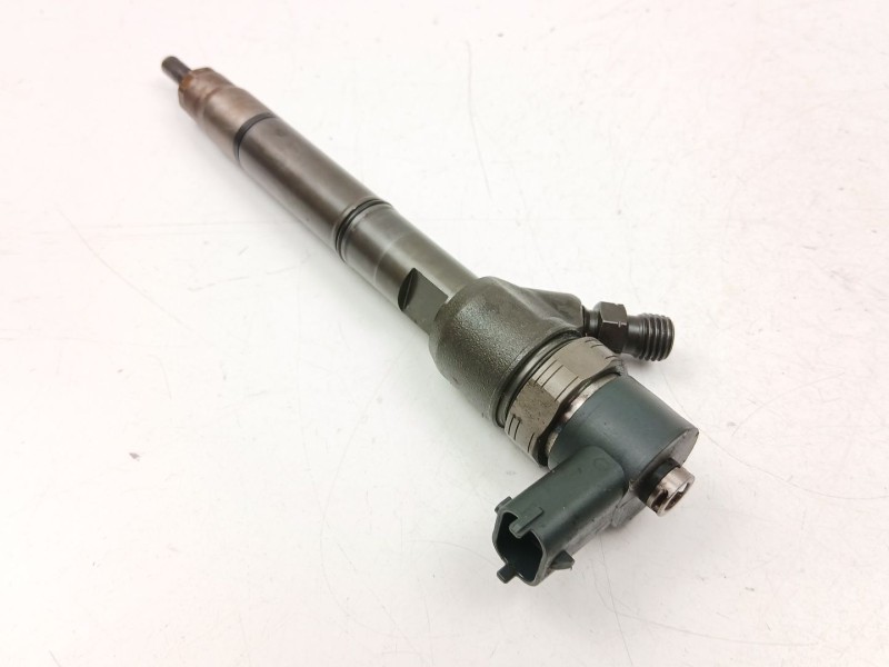 Recambio de inyectores juego para kia carens iv 1.7 crdi referencia OEM IAM 338002A800  