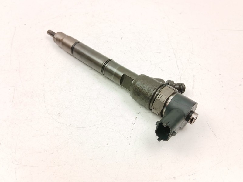 Recambio de inyectores juego para kia carens iv 1.7 crdi referencia OEM IAM 338002A800  