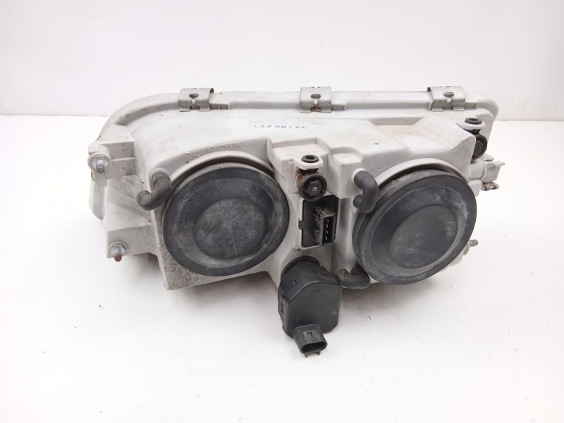 Recambio de faro derecho para volvo s40 i (644) 1.9 di referencia OEM IAM 30863898  