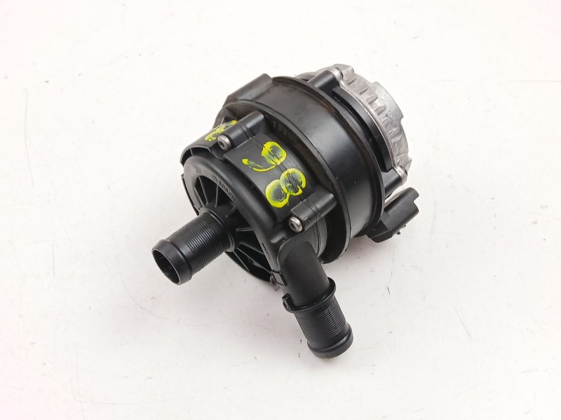 Recambio de bomba agua para dacia sandero ii 1.5 blue dci 95 (b8jl) referencia OEM IAM 210103582R  