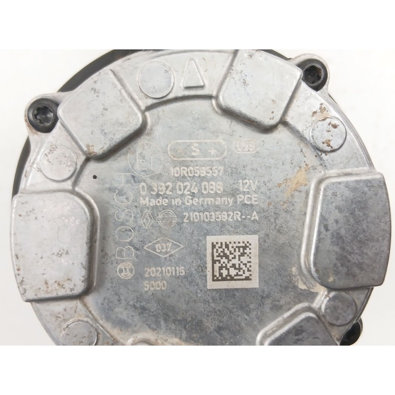 Recambio de bomba agua para dacia sandero ii 1.5 blue dci 95 (b8jl) referencia OEM IAM 210103582R  