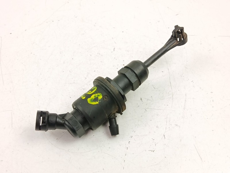 Recambio de bomba embrague para nissan juke (f15) 1.5 dci referencia OEM IAM 306101KA1A  