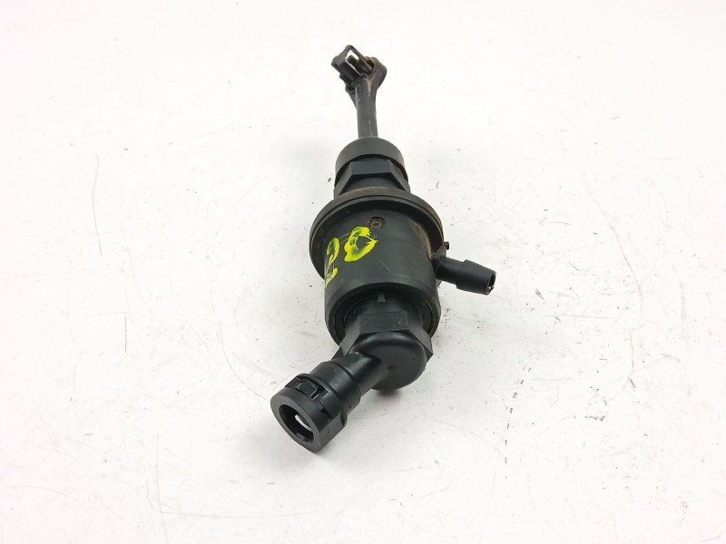 Recambio de bomba embrague para nissan juke (f15) 1.5 dci referencia OEM IAM 306101KA1A  