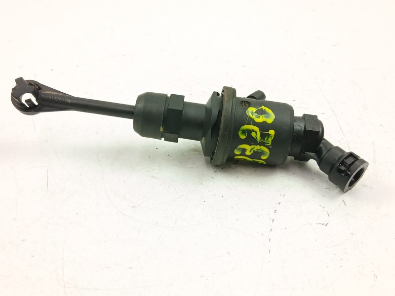 Recambio de bomba embrague para nissan juke (f15) 1.5 dci referencia OEM IAM 306101KA1A  
