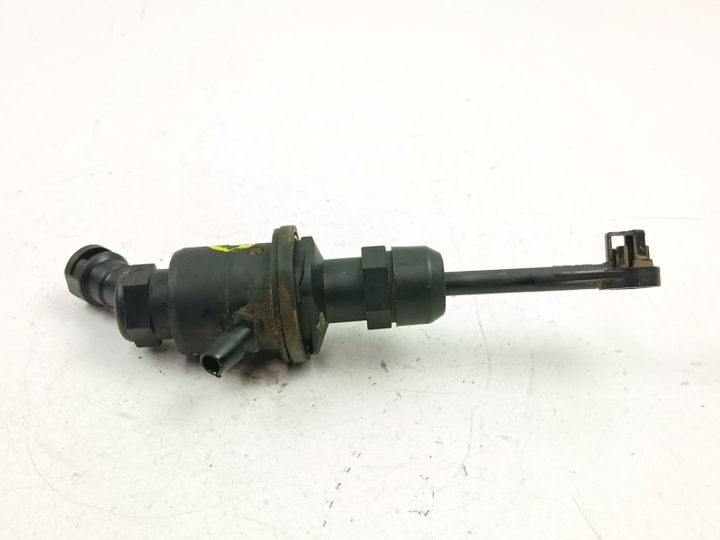 Recambio de bomba embrague para nissan juke (f15) 1.5 dci referencia OEM IAM 306101KA1A  