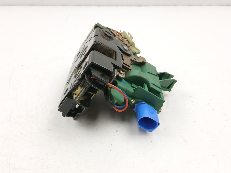 Recambio de cerradura puerta trasera izquierda para seat ibiza iii (6l1) 1.4 16v referencia OEM IAM 3B4839015AG  