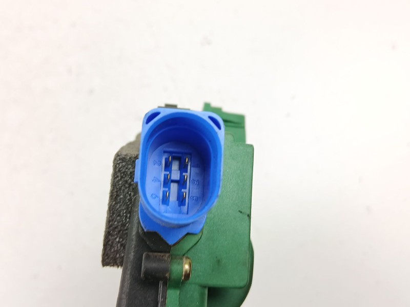 Recambio de cerradura puerta trasera derecha para seat ibiza iii (6l1) 1.4 16v referencia OEM IAM 3B4839016AG  