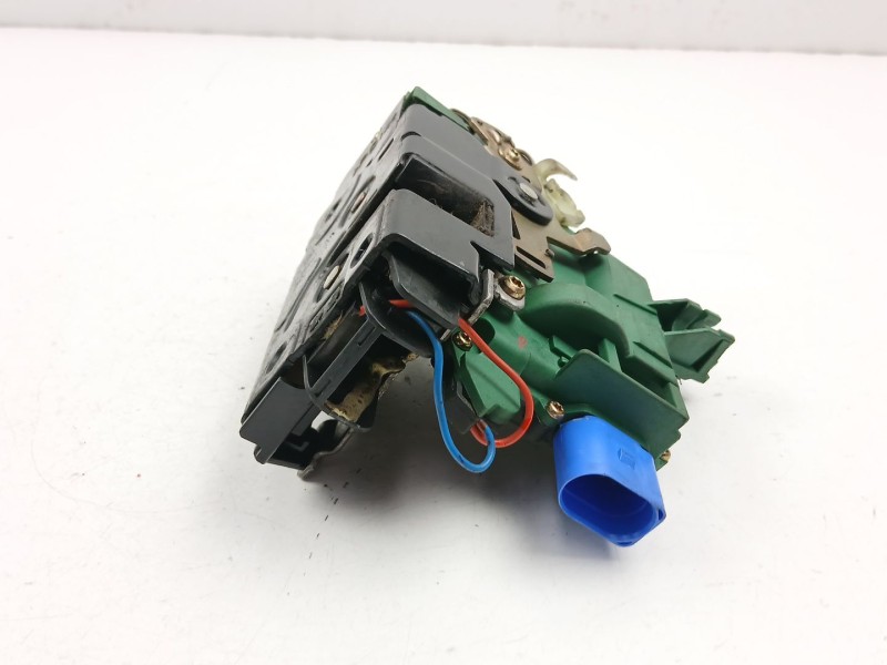 Recambio de cerradura puerta delantera izquierda para seat ibiza iii (6l1) 1.4 16v referencia OEM IAM 3B1837015AM  