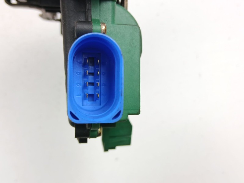 Recambio de cerradura puerta delantera izquierda para seat ibiza iii (6l1) 1.4 16v referencia OEM IAM 3B1837015AM  