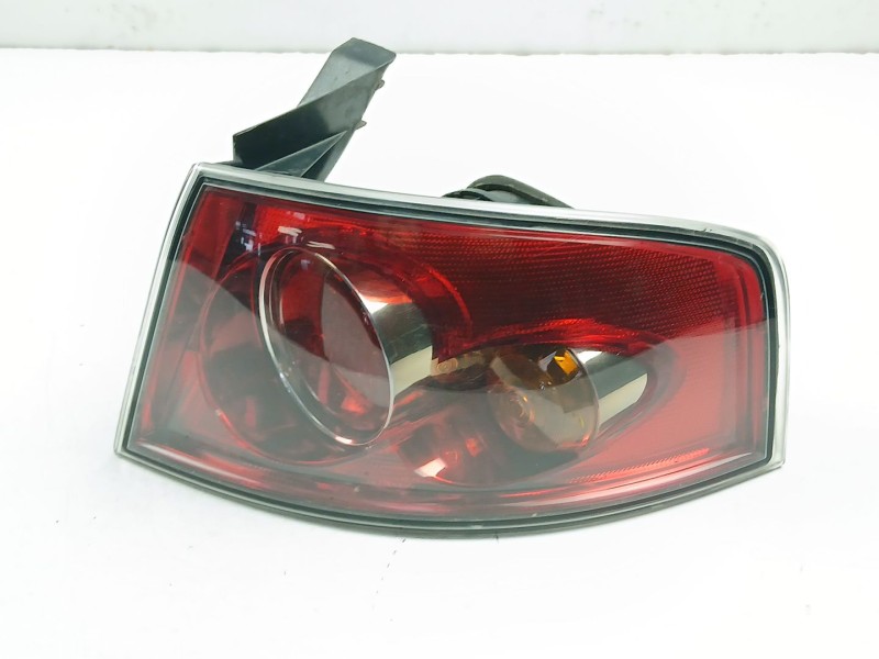 Recambio de piloto trasero derecho para seat ibiza iii (6l1) 1.4 16v referencia OEM IAM 6L6945096E  6L6945112D