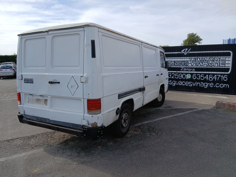 mercedes-benz mb furgoneta (w631) del año 1990