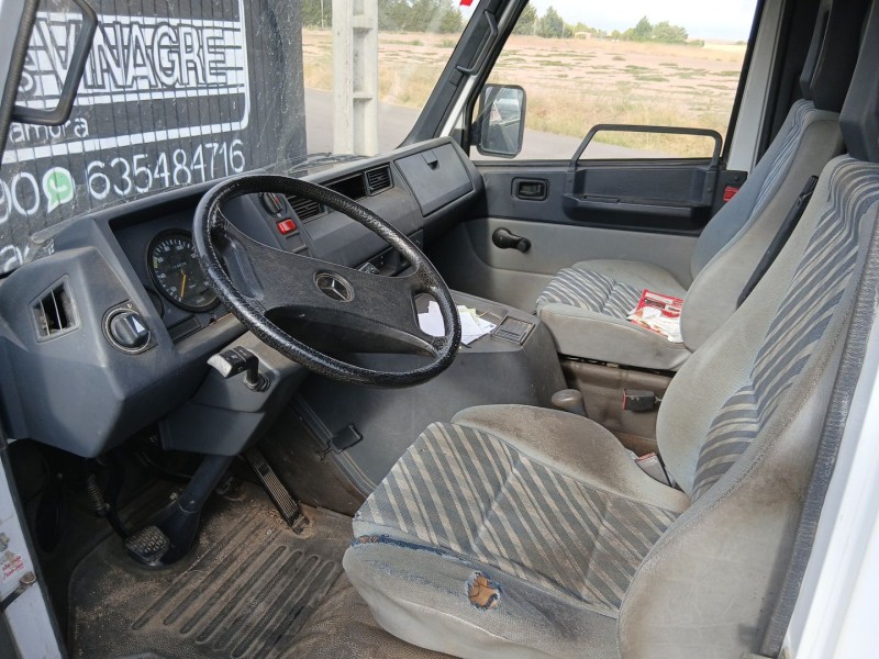 mercedes-benz mb furgoneta (w631) del año 1990