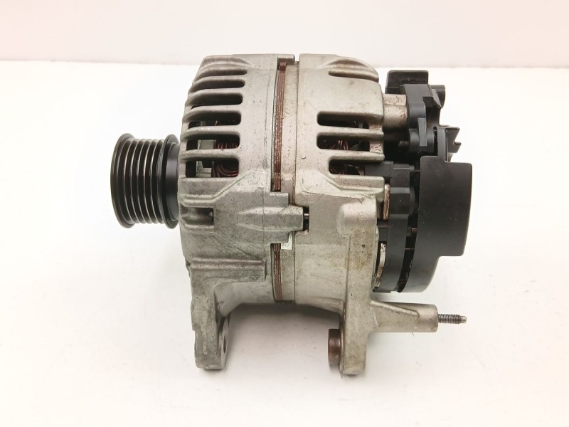 Recambio de alternador para seat ibiza iii (6l1) 1.4 16v referencia OEM IAM 037903025M 0124325013 
