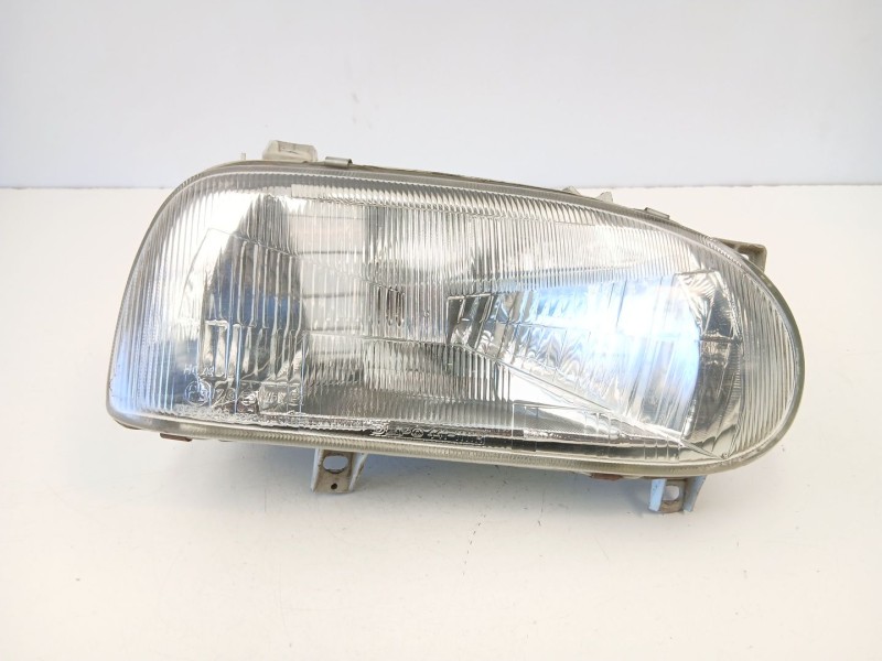 Recambio de faro derecho para volkswagen golf iii (1h1) 1.9 d referencia OEM IAM 1H6941018AM  