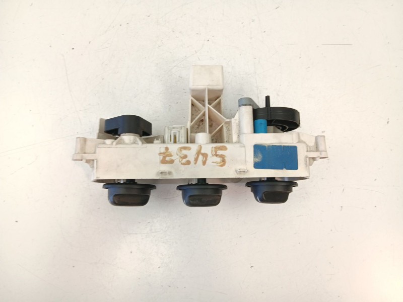 Recambio de mandos calefaccion aire para opel vectra 1.6 g referencia OEM IAM 90512365  