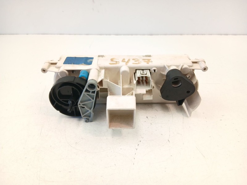 Recambio de mandos calefaccion aire para opel vectra 1.6 g referencia OEM IAM 90512365  