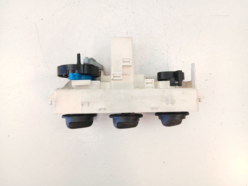 Recambio de mandos calefaccion aire para opel vectra 1.6 g referencia OEM IAM 90512365  