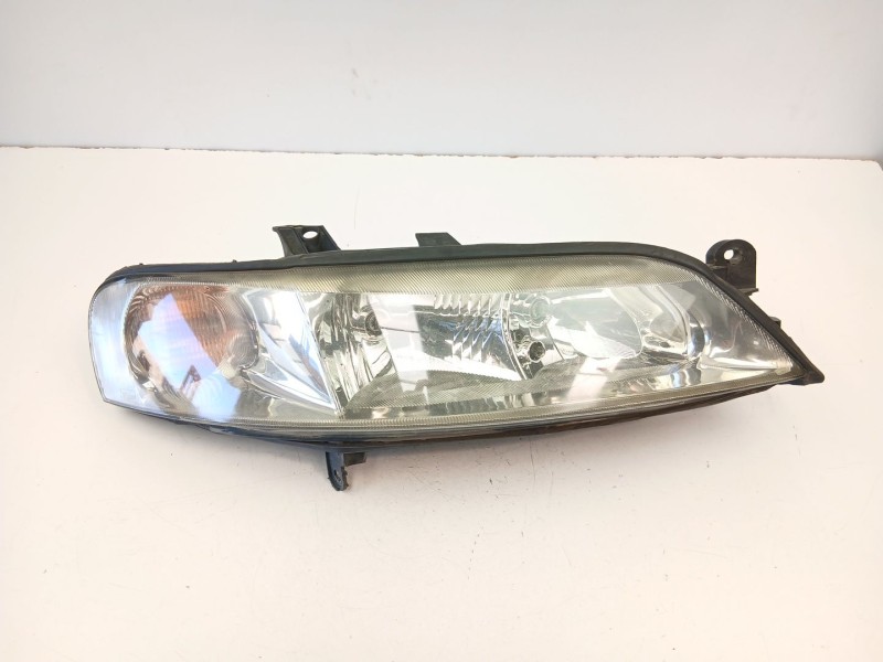 Recambio de faro derecho para opel vectra b fastback (38_) 1.8 i 16v referencia OEM IAM 90586845  
