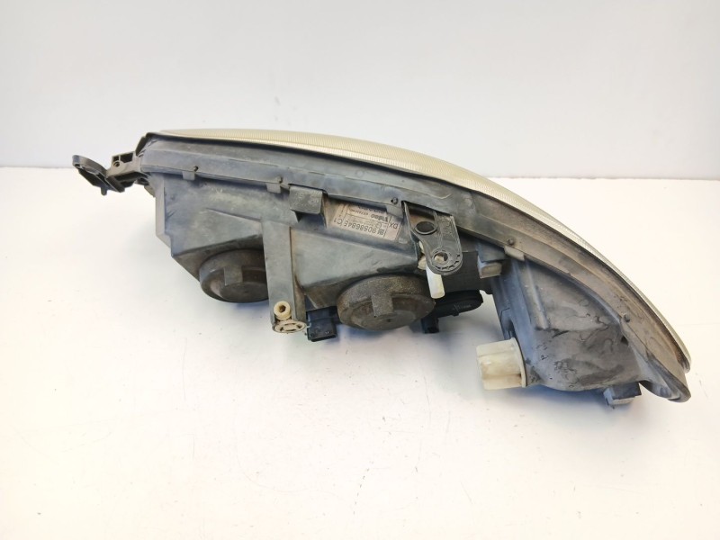 Recambio de faro derecho para opel vectra b fastback (38_) 1.8 i 16v referencia OEM IAM 90586845  