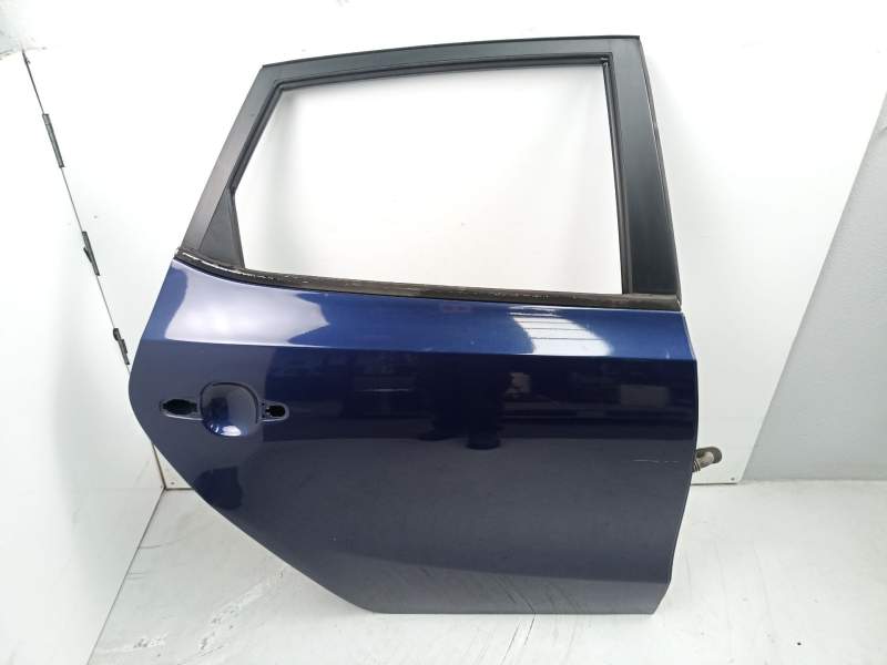 Recambio de puerta trasera derecha para hyundai i30 1.4 g referencia OEM IAM 770042R010  