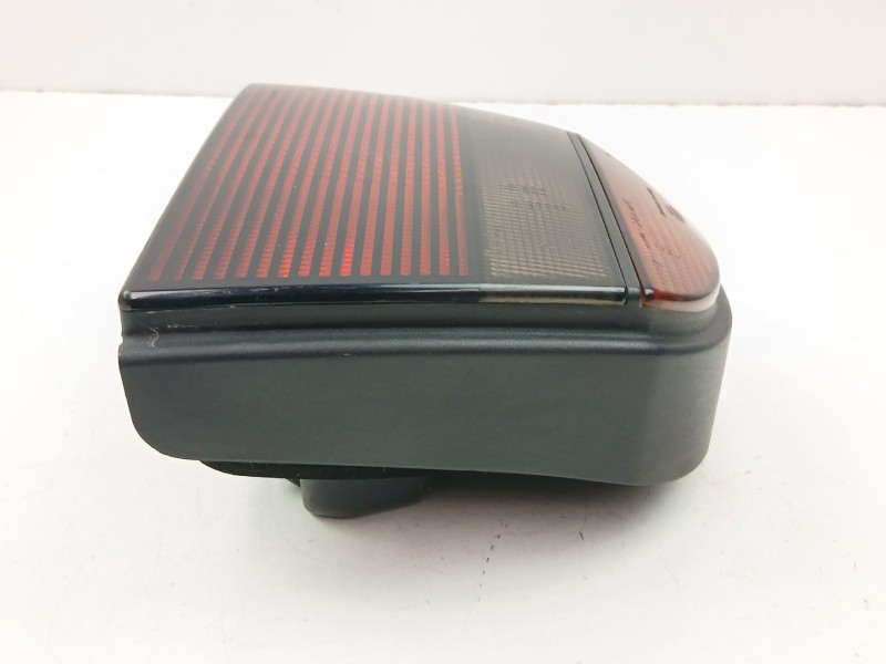 Recambio de piloto trasero izquierdo para volkswagen golf 2.0 g referencia OEM IAM 1H6945111B  