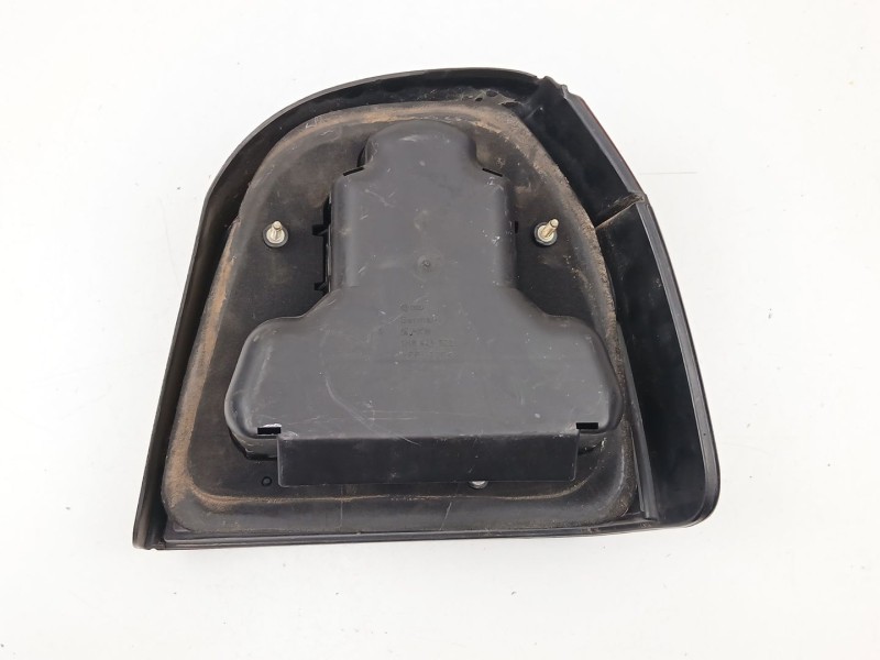 Recambio de piloto trasero izquierdo para volkswagen golf 2.0 g referencia OEM IAM 1H6945111B  