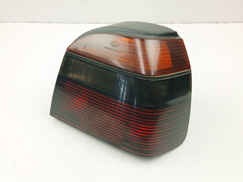 Recambio de piloto trasero derecho para volkswagen golf 2.0 g referencia OEM IAM 1H6945112B  