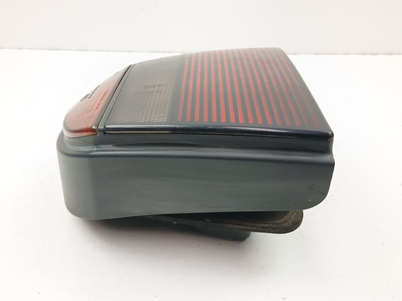 Recambio de piloto trasero derecho para volkswagen golf 2.0 g referencia OEM IAM 1H6945112B  