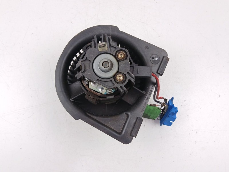 Recambio de motor calefaccion para opel vectra b (j96) 1.6 i 16v (f19) referencia OEM IAM 90568692  