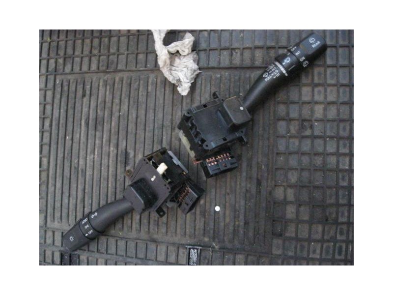 Recambio de mando luces y limpias : kia cerato : 1.5 td (d-d4fa) (102cv) 5p [2006] para kia cerato 1.5 td (d-d4fa) referencia OE