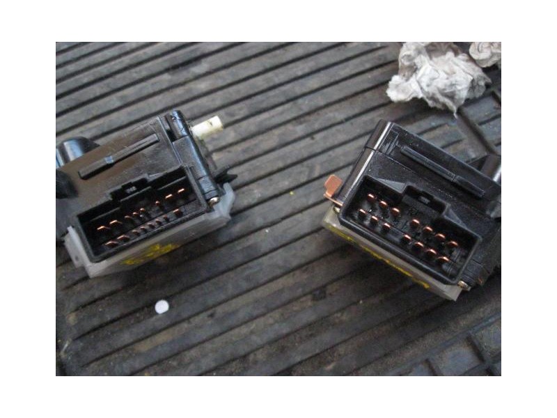 Recambio de mando luces y limpias : kia cerato : 1.5 td (d-d4fa) (102cv) 5p [2006] para kia cerato 1.5 td (d-d4fa) referencia OE