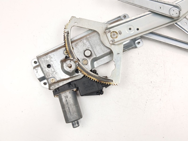 Recambio de elevalunas delantero izquierdo para opel vectra b (j96) 1.6 i 16v (f19) referencia OEM IAM 90520225  