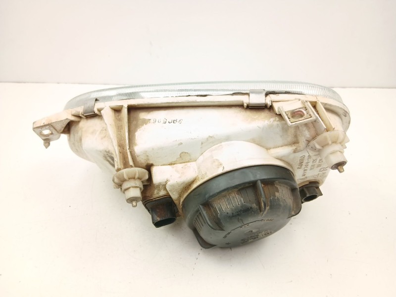 Recambio de faro derecho para volkswagen golf 1.8 g referencia OEM IAM 1H6941018AM  